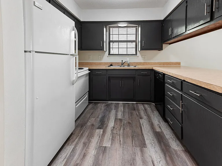 7009 N Chas Dr — Photo 8