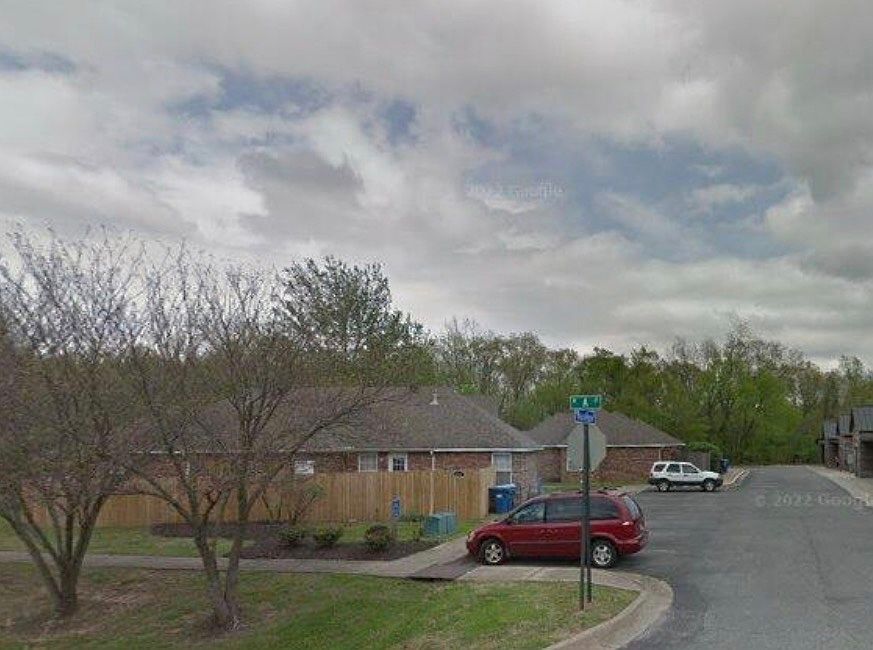 1st image of 816 NE A St APT 31