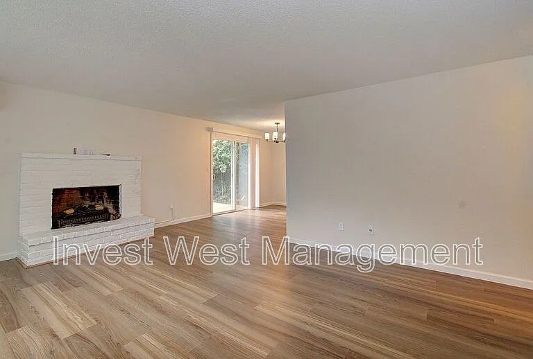 2920B Harney St — Photo 25