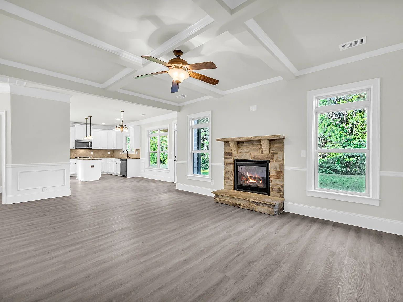 4 bed, 3.0 bath, 2546 sqft, $2,225 — Photo 4
