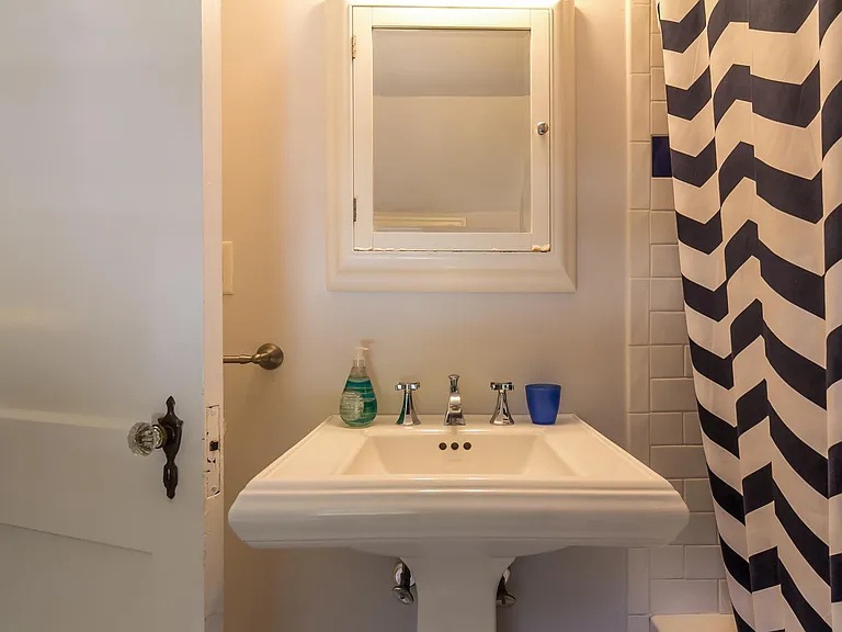 52 Overshores Dr E — Photo 20