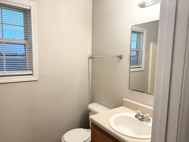 310 Pappy Dr — Photo 36