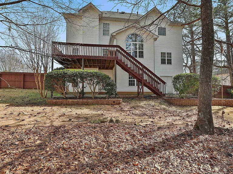 105 Edgemoore Ln — Photo 21