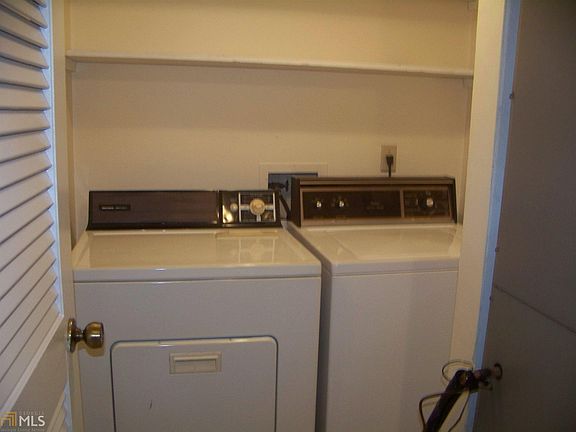 4th image of 3661 Cobble Mill Ln #3661