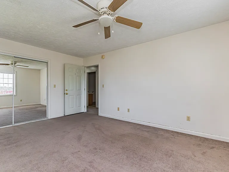 1620 W Jackson St — Photo 27