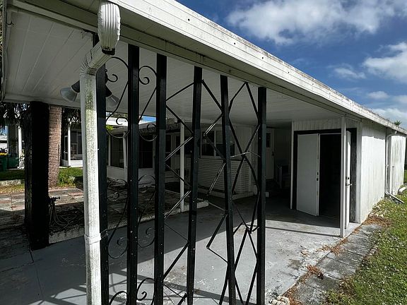 4th image of 722 Lark Dr