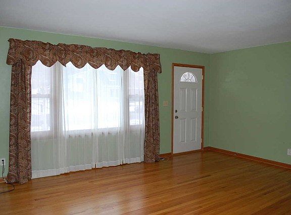 2nd image of 2226 Highland Dr