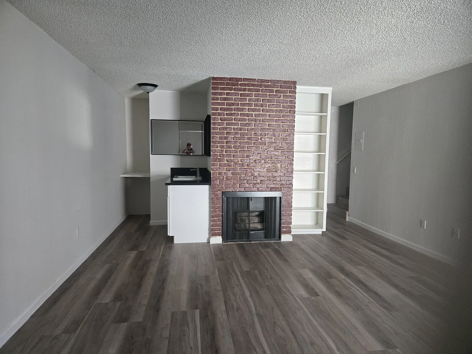 9047 Langdon Ave — Photo 3