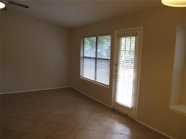 1301 Texas Oak Way — Photo 9