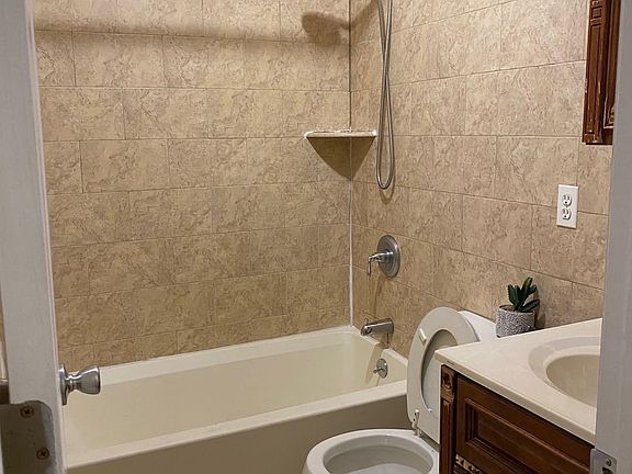 5th image of 2313 College Point Blvd APT 3