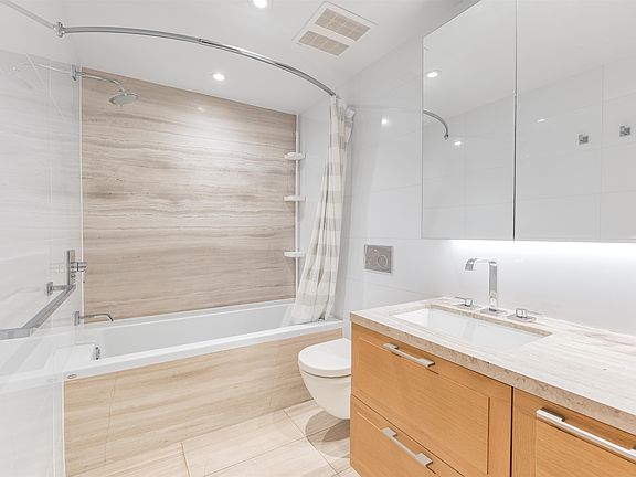4th image of 1561 W 57th Ave #100