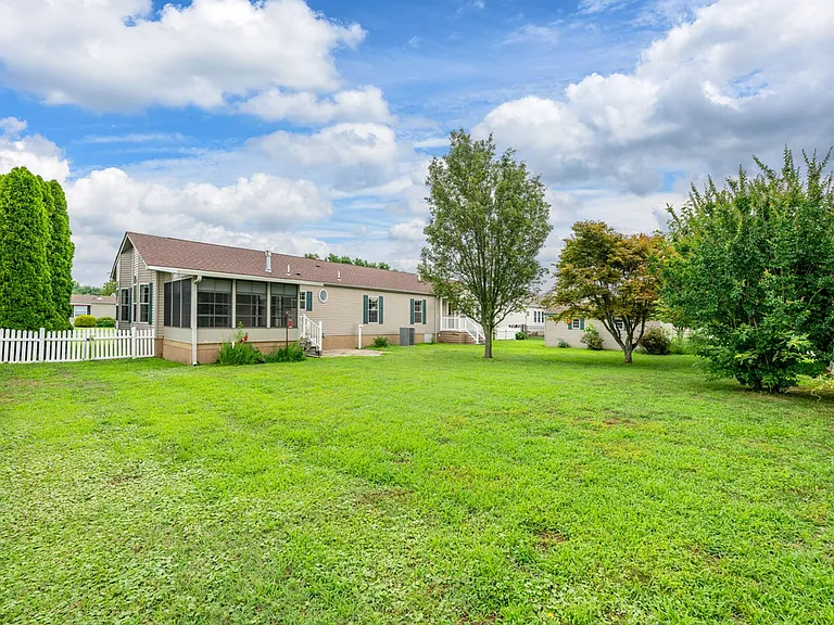 27723 Crozet Dr — Photo 32
