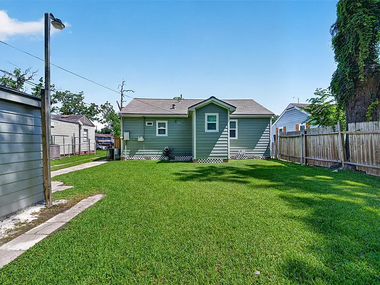 6714 Moss Rose St — Photo 23