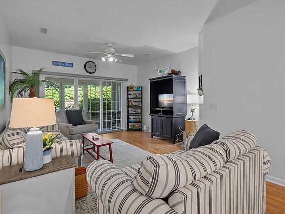 5th image of 1789 Club Circle Dr. #6-40