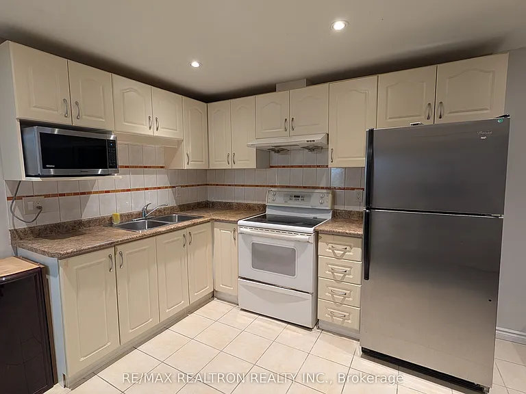 84 Apollo Rd #BASEMENT — Photo 7