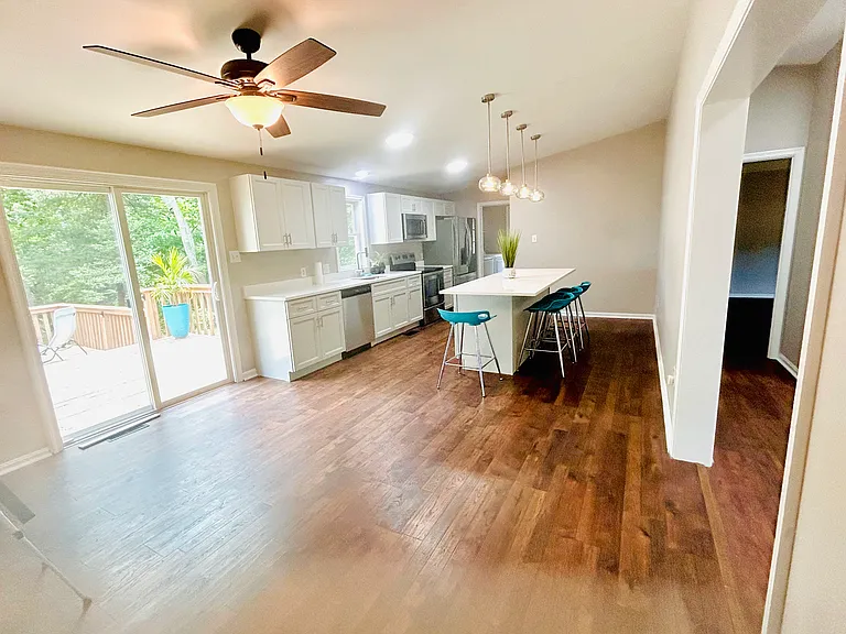 525 Clubhouse Dr — Photo 7