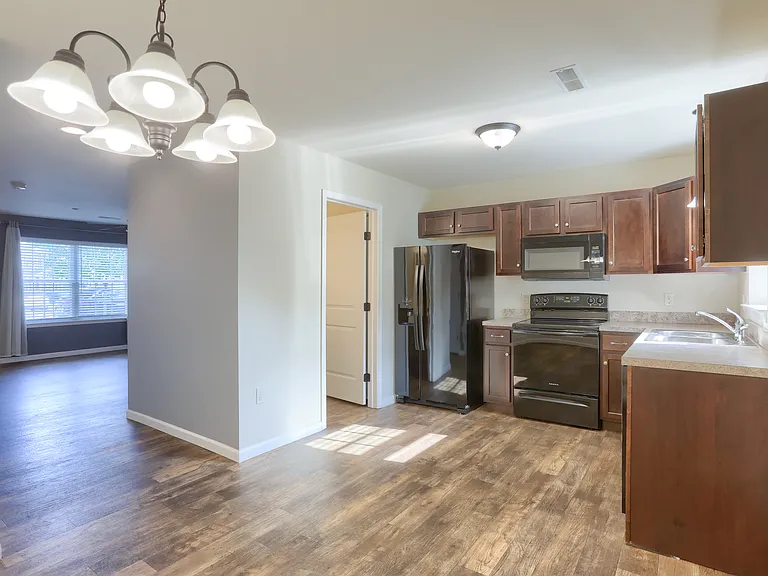 531 Byler Cir — Photo 8