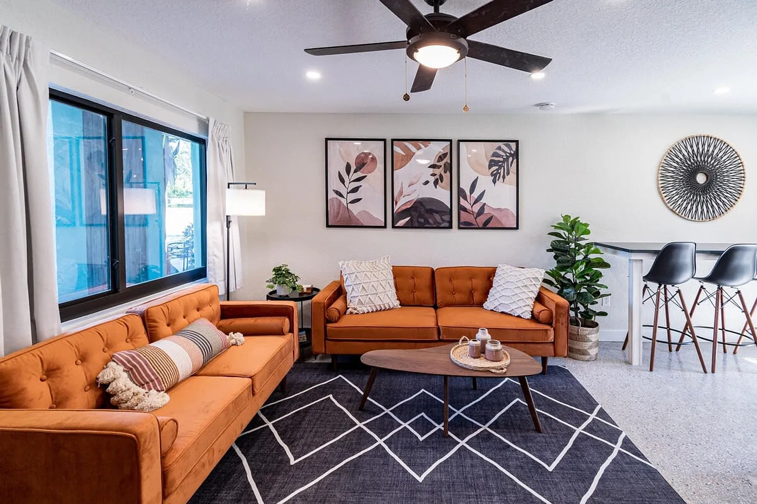 2 bed, 1.0 bath, $5,068 — Photo 2