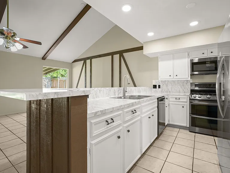 7302 Sevilla Dr — Photo 12