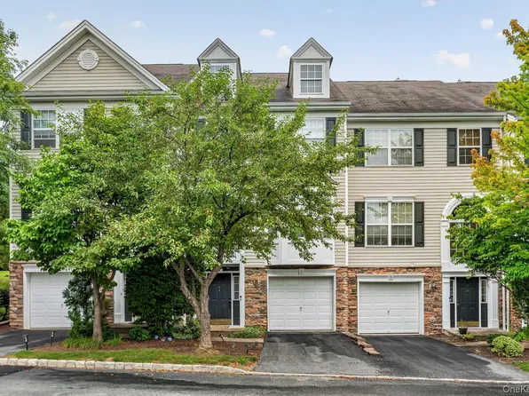 7 Gillian Court, Monroe, NY 10950