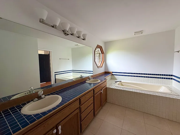 17417 SE 46th Pl — Photo 22