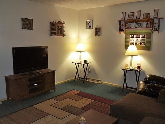 4th image of 3594 Woodbine Ave