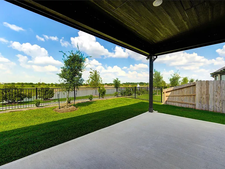25326 Loch Doon Dr — Photo 34