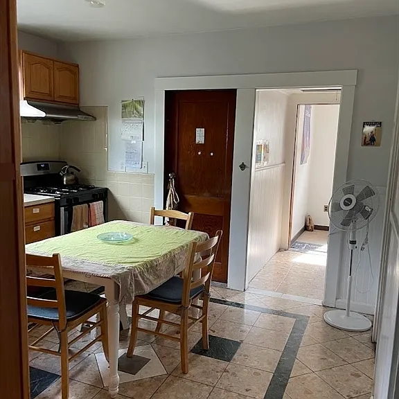 22 Dante Ave #22 — Photo 4