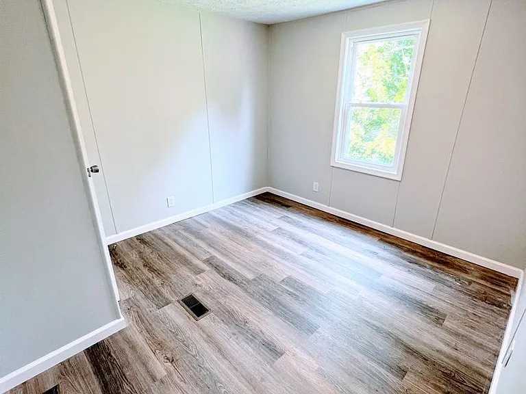 6408 Lawyers Rd — Photo 12
