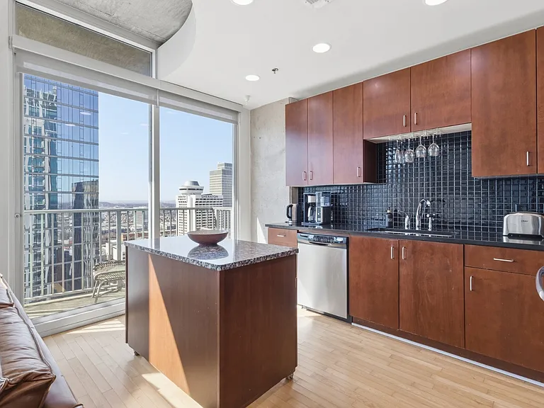 415 Church St #1306 — Photo 13