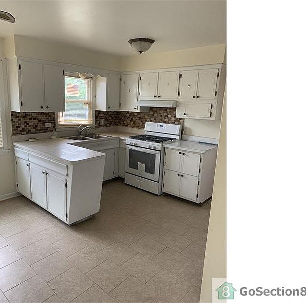1st image of 295 Crandon Ave
