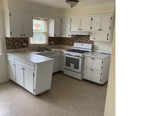295 Crandon Ave, Calumet City, IL 60409