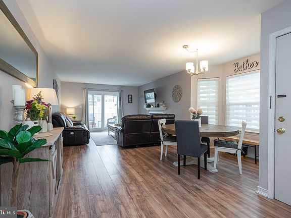 2nd image of 36 Dennis Ct #36
