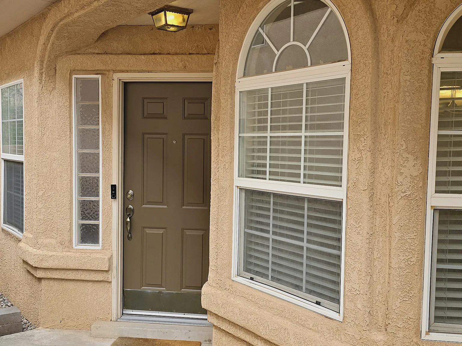 3 bed, 1319 sqft, $2,200 — Photo 4