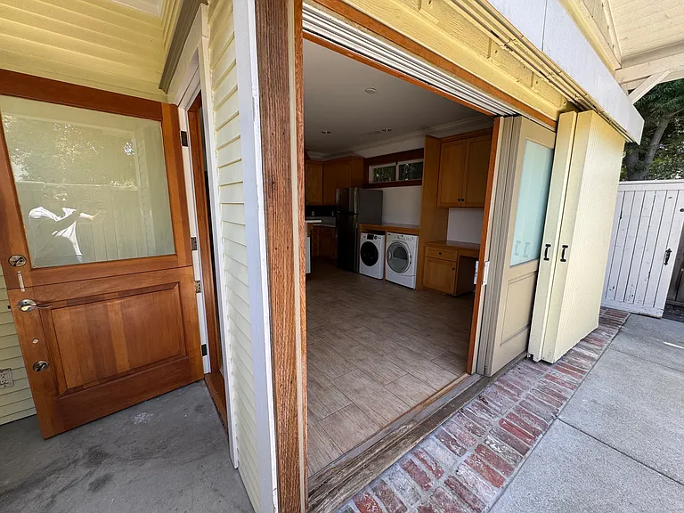 440 S Center St — Photo 16