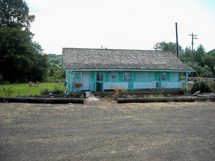 MAIN PHOTO