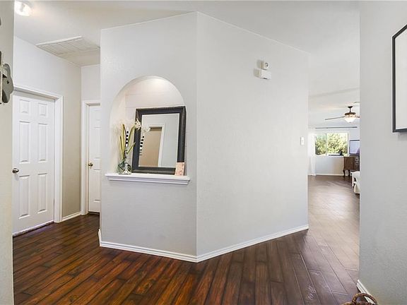 5th image of 1009 Whitley Dr