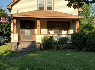 54 S Forest Rd, Williamsville, NY 14221