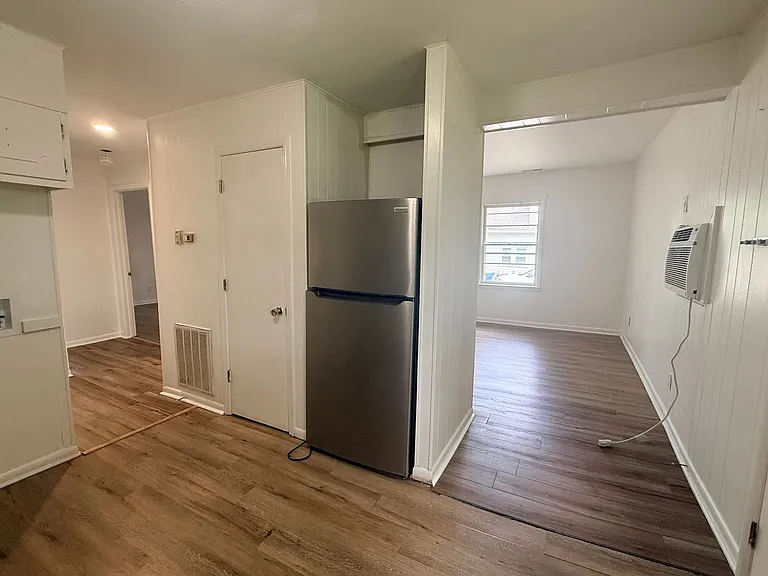 402 E Wayne St — Photo 13