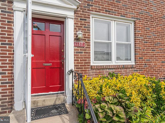 2nd image of 1137 Myrtlewood Ave