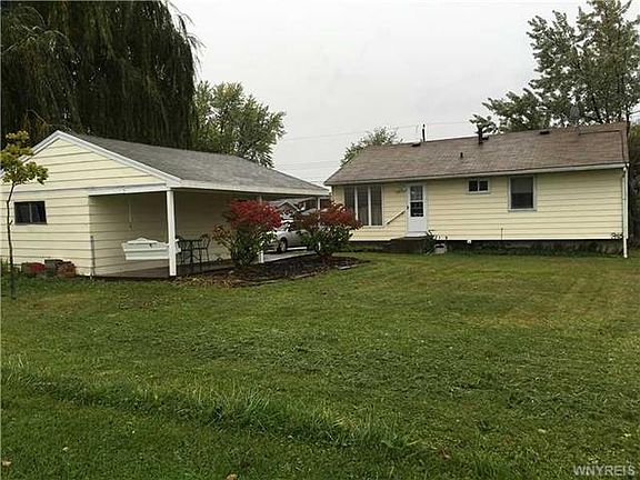 3rd image of 3829 Lynn Dr