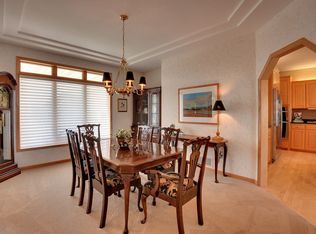 1900 Edgewater Pl, Victoria, MN 55386