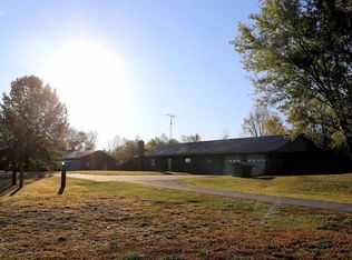 1017 S Meridian Rd, Mitchell, IN 47446