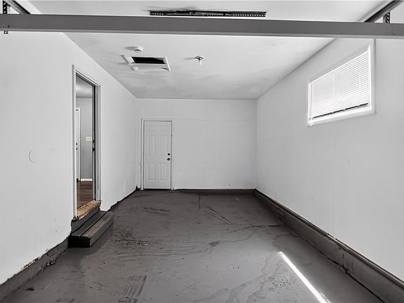 5th image of 4607 Mersington Ave