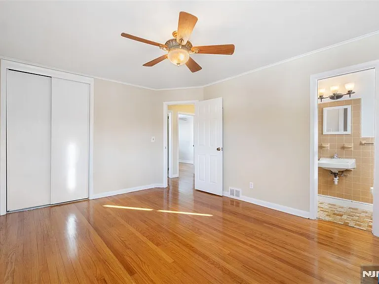 75 Cypress Rd — Photo 18