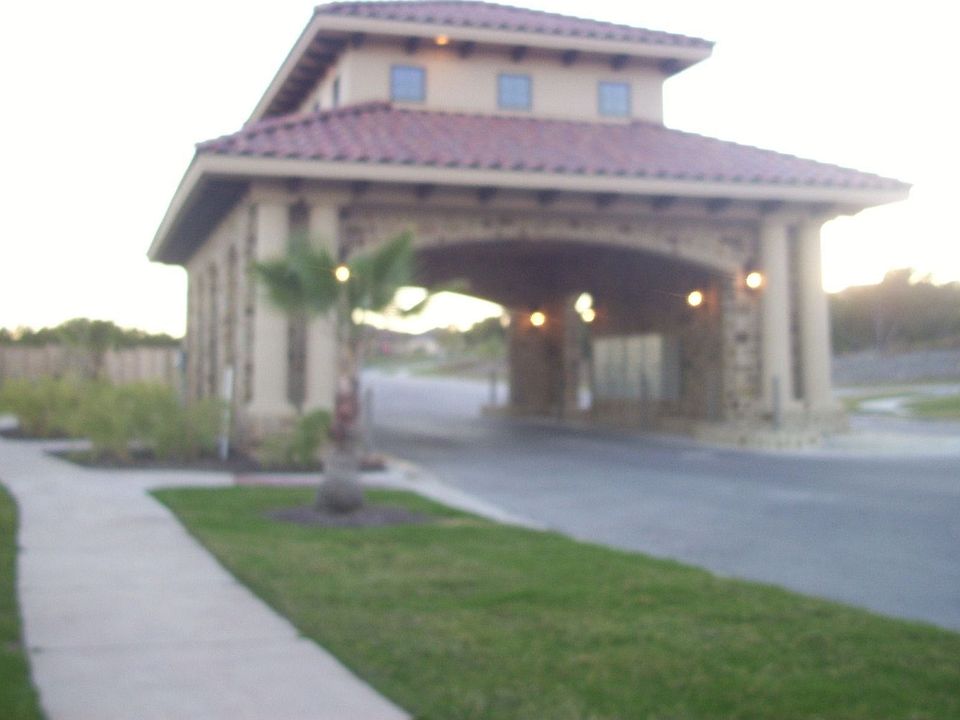 1st image of 601 Golden Bear Dr