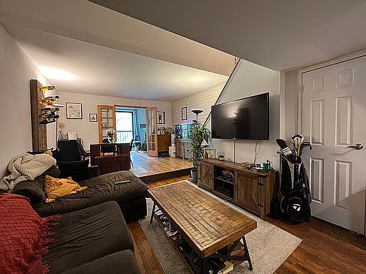 1st image of 10 Jones St APT 4D