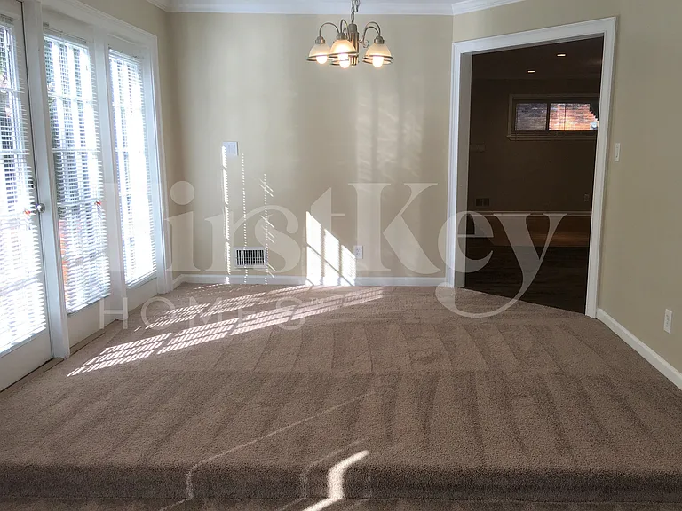 3393 Woods Dr — Photo 7