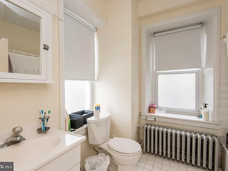 133 Dupont St — Photo 19