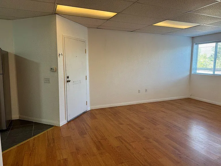 4230 Voltaire St #3 — Photo 12